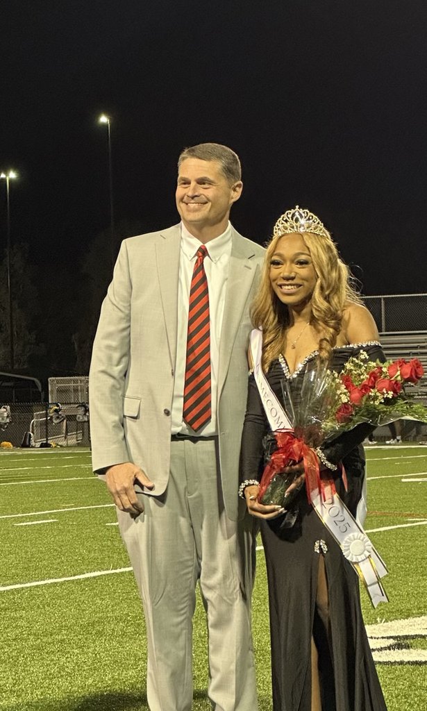 Congratulations to Center Hill High School 2025 Homecoming Queen Staphina Jones!
