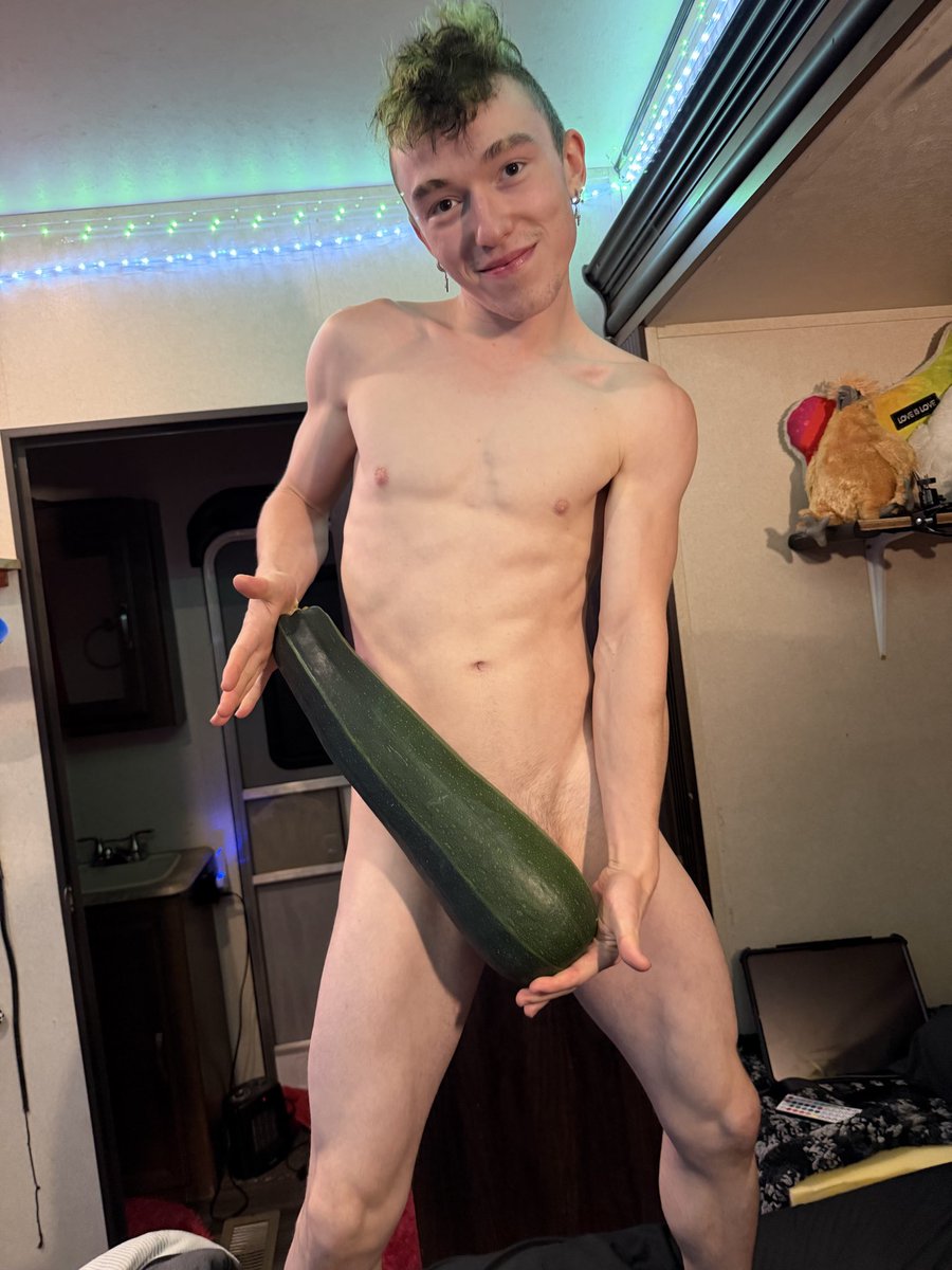 Farm Boy life!

“I had bigger lol”

#Sizematters #kink #gay #twink #twunk #FarmingTips #FarmLife #countryfile #fypviraltwitter #funny #TrendingNow #FridayVibes #FridayFeeling #fetish #bi #onlyfans  

More links below 

onlyfans.com/kingasstro