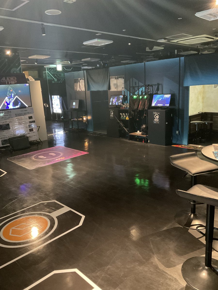 Taito_Ikebukuro's tweet image. 【X-STATION】
#タイステ池西 の地下1階にて VRゲームなどの体感型ゲームエリアが登場中🔫

#ハロウィン にぴったりなホラー『デスゲームへようこそ』💀やミステリー『消えた友人と奇妙な館』🏠、トロッコで爽快『トレジャーエクスプローラー』など色々ご用意中🔦

室内で遊べるので雨の日でも満足‼️