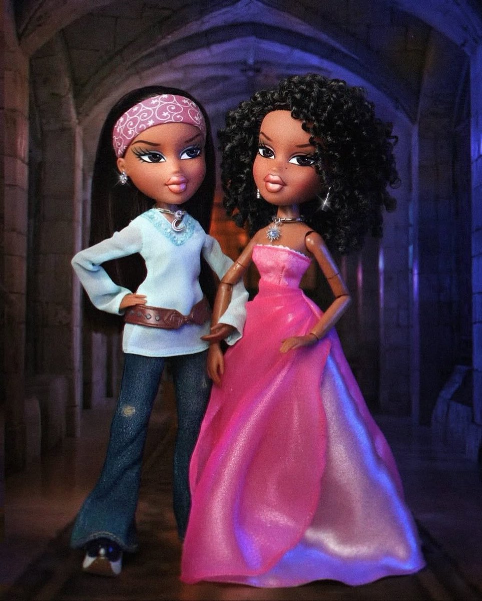 filmsbratz's tweet image. — bratz celebrates twitches anniversary. 🔮🌞🌙 make these real so I can purchase them NOW! they’re so cute! my brand right here.