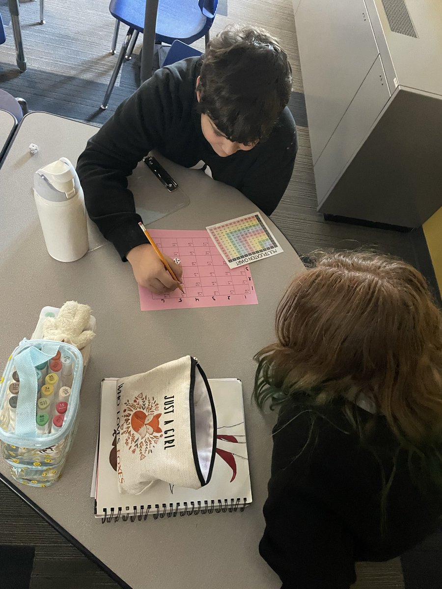 Elizabeth Hardy tweet media