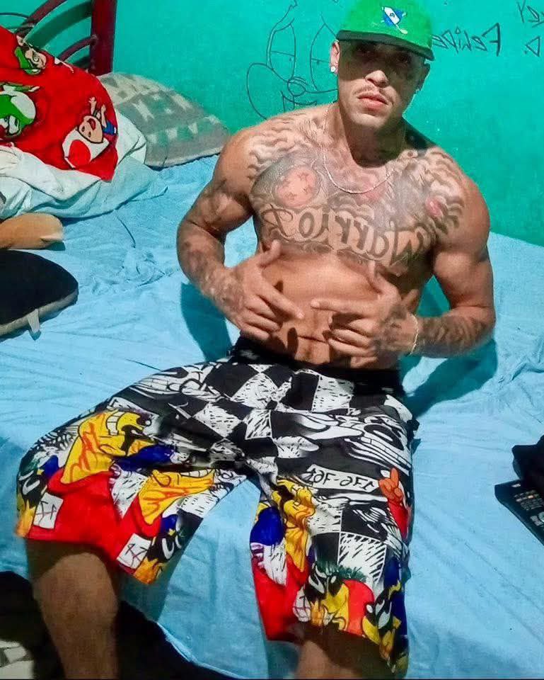 mavambosbr's tweet photo. Esse macho é para ser bancado. https://t.co/tLbGlA8d5B
