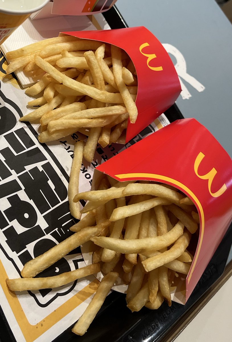 ポテトM バカデカポテト🍟‼️🤣✨なにこれ？ヤバすぎ😂 Mサイズと比較