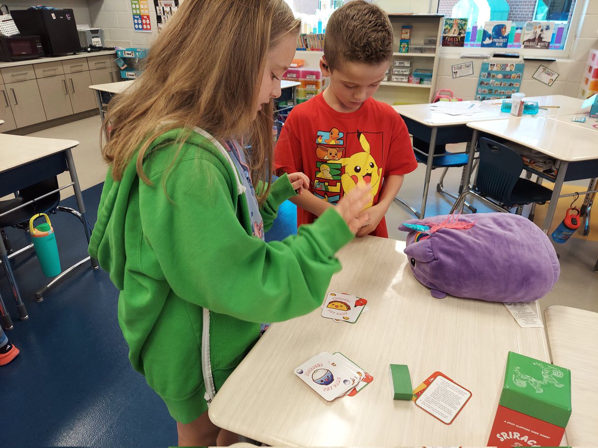 jsaunders2nd's tweet image. Celebrated earning 25 compliments with board games and card games. Such a great way to practice positive collaboration skills! #MrsSaundersScholars #hawksSOARtogether #oneccps @OldHundredES
