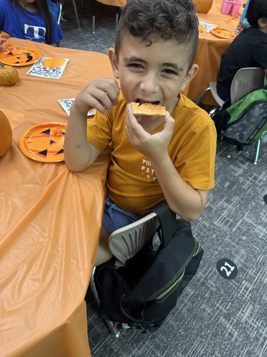 1st grade had a great Pumpkin Day. Making Spookly snacks was the best. #Fielderpride