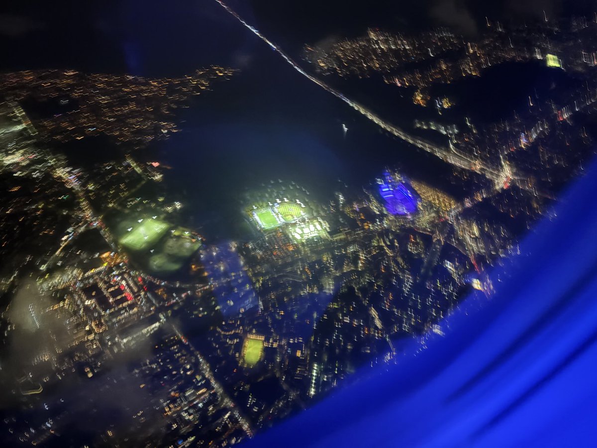 EdIllini's tweet image. Washington Sports. Football Stadium on right in purple.  Go ⁦@IlliniFootball⁩ ⁦@wdws1400⁩ ⁦@news_gazette⁩ ⁦@IlliniHQ⁩