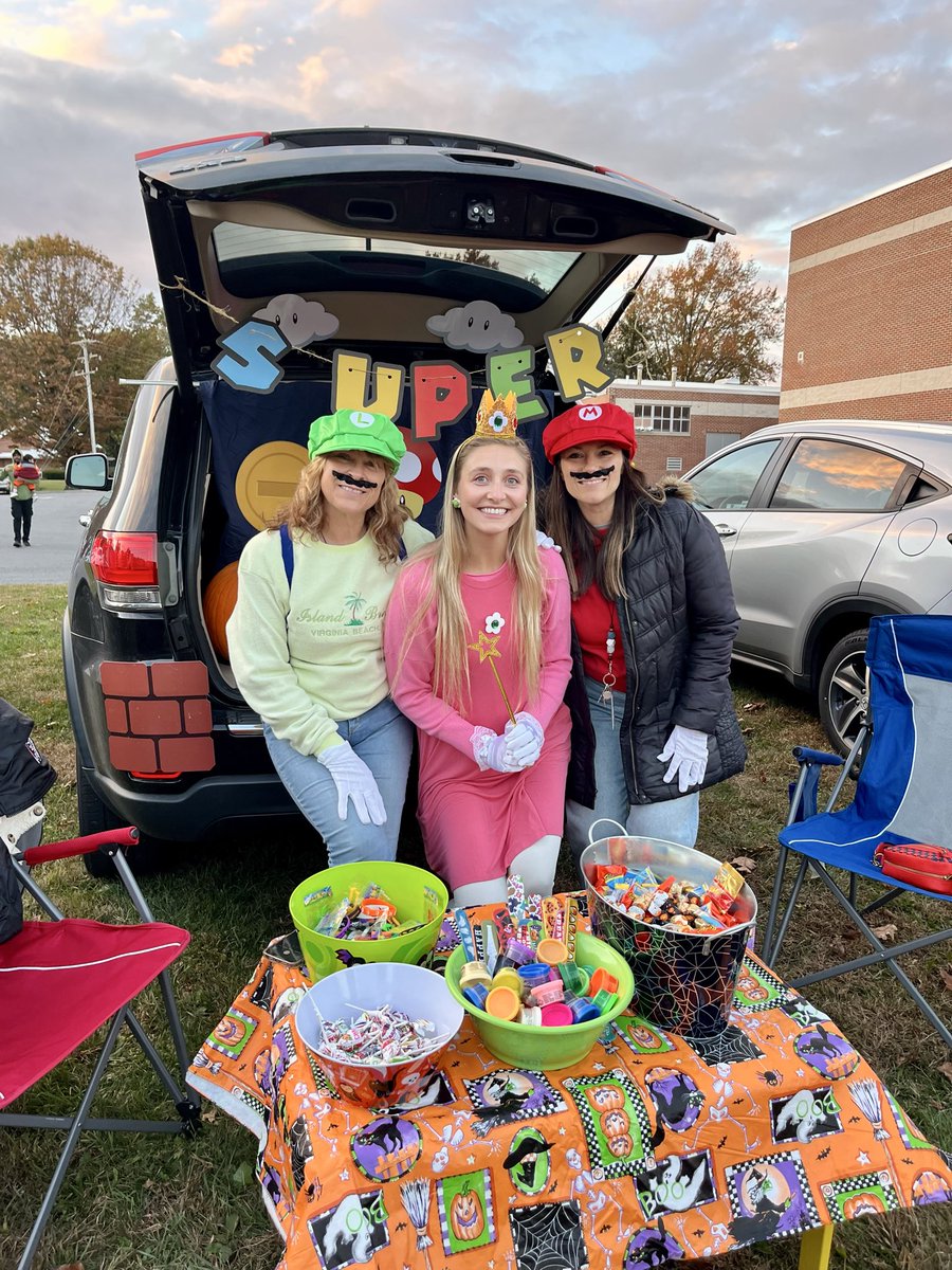 Thanks to the Greenwich PTO for hosting such a great Trunk or Treat event. This year it was even bigger and better! Also, thank you to all of the families, teachers, and community members for setting up these incredible trunks. #GESCougars #TrunkorTreat