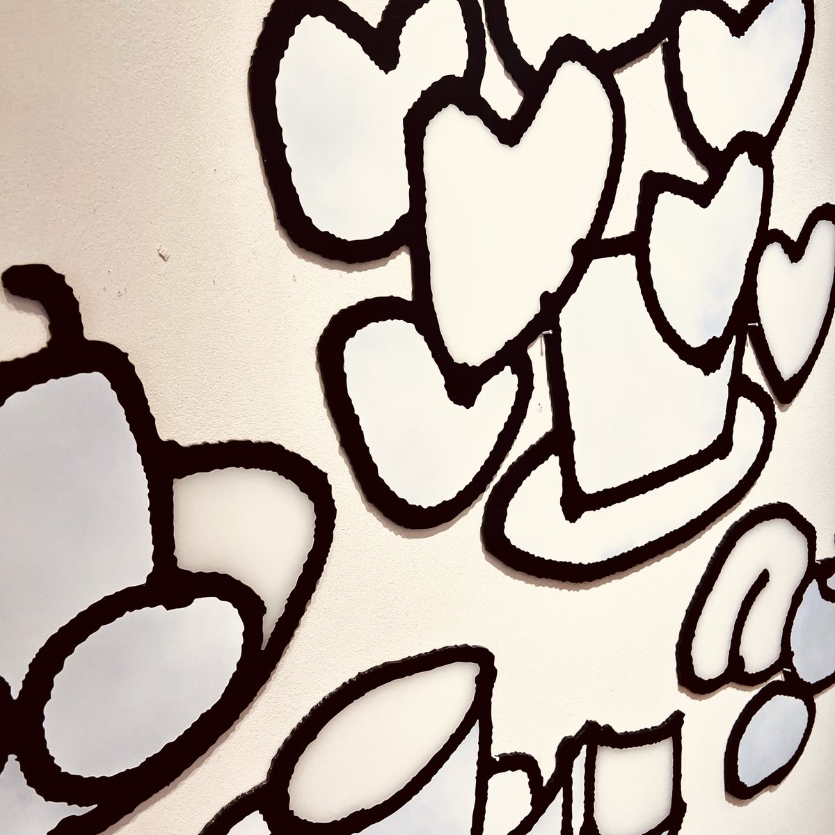 個展2日目始まりました

雨、、、、

何卒よろしくお願いします

今週末で会期終了のギャラリールモンドの高橋あゆみさん（日曜まで）、スペースユイの黒田愛里さん（今日が最終日！）の展示とセットで回っていただけると充実したギャラリー巡りになるかと思われます