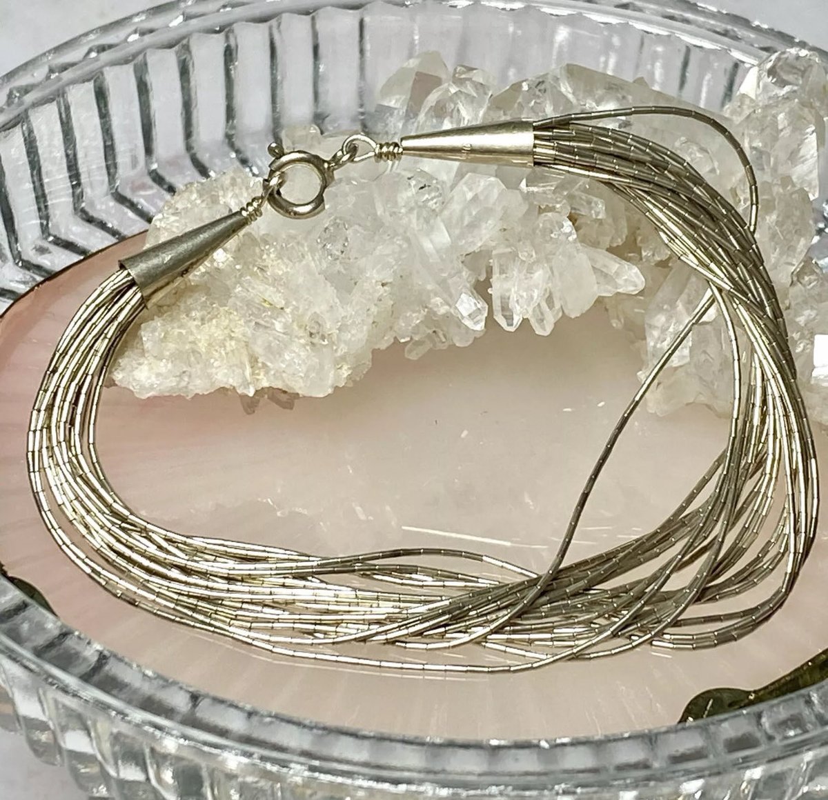 Vintage Liquid Silver Bracelet - Sterling - 7 1/2" - 7g - 20 Strand

ebay.us/m/lA66GV

#VintageJewelry #bracelet #sterlingsilverjewelry #giftidea