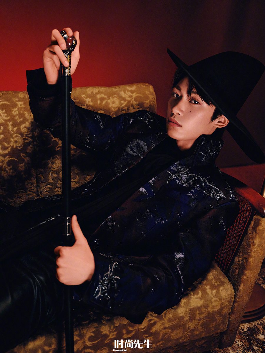 SweetCorns0714's tweet photo. I live with truth in my heart, and I sing with all my soul. From Esquire’s Weibo 10/23/2025
#EsquireOctoberIssue #CoverStar #ZiYu https://t.co/ZAIZX4Sj0z