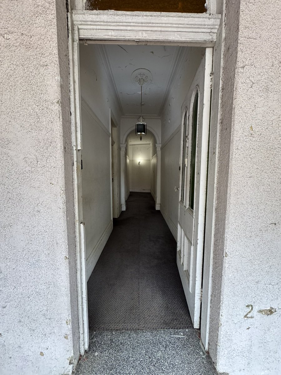 This morning, 15 Northumberland Avenue Stanmore was sold for $3.465m. It was a childhood home of Sid Barnes, 1948 Invincible and Stanmore’s only Test cricketer. The house looks like it’s been scarcely renovated since Sid would’ve lived there.