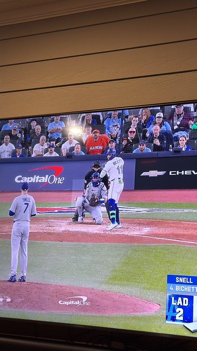 joeytunes2's tweet photo. Marlins guy is back #marlinsguy https://t.co/nuk635FXie