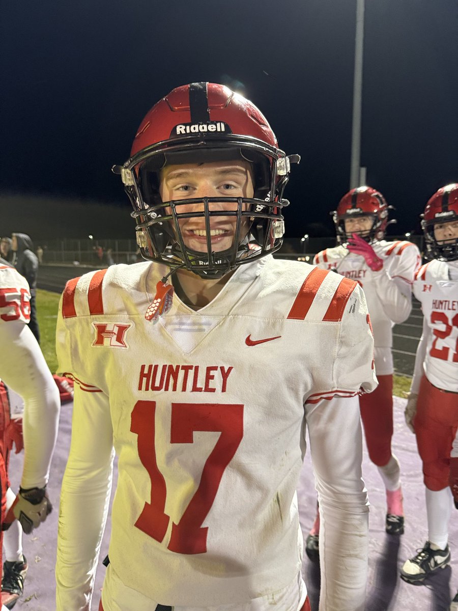 HuntleyFB's tweet photo. TURNOVER TWEET!! Junior DB Jacob Marx with an interception at the Hampshire 40-yd line. Boom! https://t.co/QYCXiv1fGO