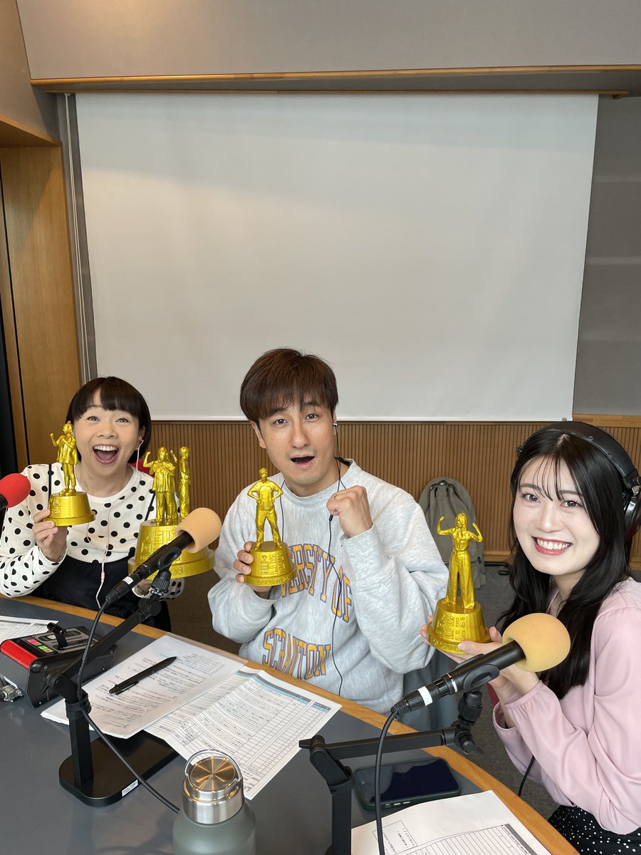 kmixradicon's tweet photo. 今回のらじコンは…！

”LISTENERS THANKS WEEK”

番組完全オリジナルの 3Dトロフィープレゼント🏆✨

デザインはこんな感じです！！！

#らじコン #kmix https://t.co/gkYXWf9epy