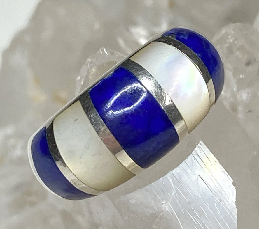 Vintage Lapis - Mother Of Pearl - Sterling Ring - Sz.  5 1/2 - 7.2g

ebay.us/m/uUehmv

#vintagejewelry #ring #SterlingSilver #lapis #motherofpearl #jewelry #gift