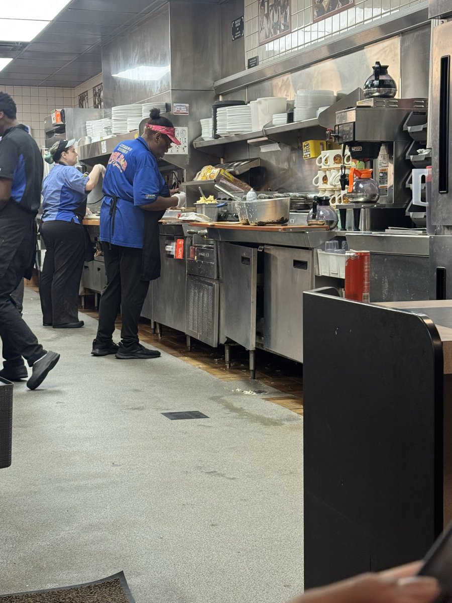 riyahfrmda3's tweet photo. Y tfff miss netta cooking my food at waffle house https://t.co/X5shWje0O7