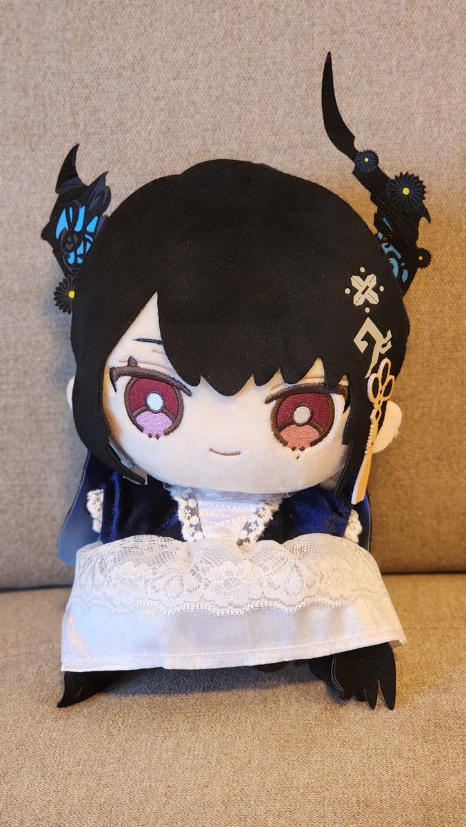 Wasn't certain the dress would fit the friends With U, but welcome to the world Elisabeth das Musical Nerissa Ravenecroft, I can finally live my dream of wearing my favorite of Sissi's dresses 😭💙