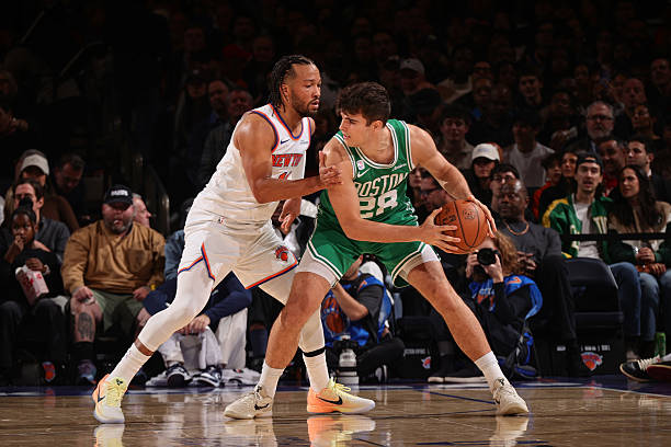 alejandroggo's tweet photo. 🧵☘ Hilo de vídeo con todas las acciones destacadas del debut de Hugo González @hugoglezz_ con los Boston Celtics.

6 puntos (3/6, 0/2 triples)
4 rebotes (1 off)
1 asistencia
2 robos
+7 en pista https://t.co/MTXIRb2vjC