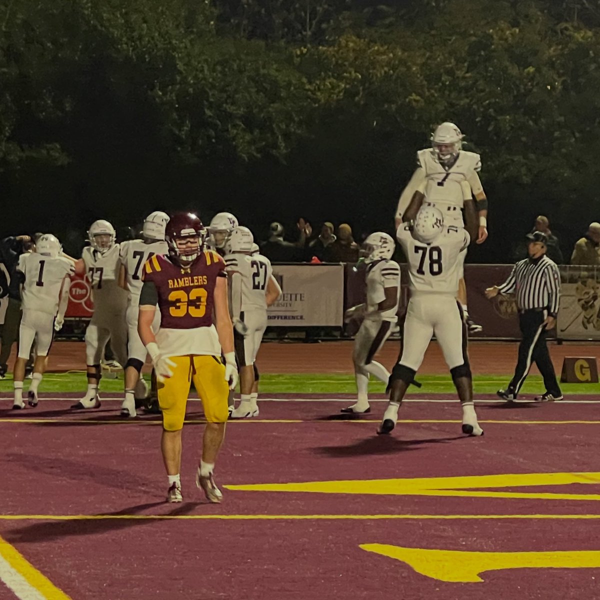 And that’s the game! <a href="/MountCarmelHS/">Mount Carmel H.S.</a> takes home the win against <a href="/LoyolaAcademy/">Loyola Academy</a> to continue their undefeated season. 

Final score 35-24 🏈

Tune in tomorrow at 1pm as Simeon takes on Morgan Park only on #TheU