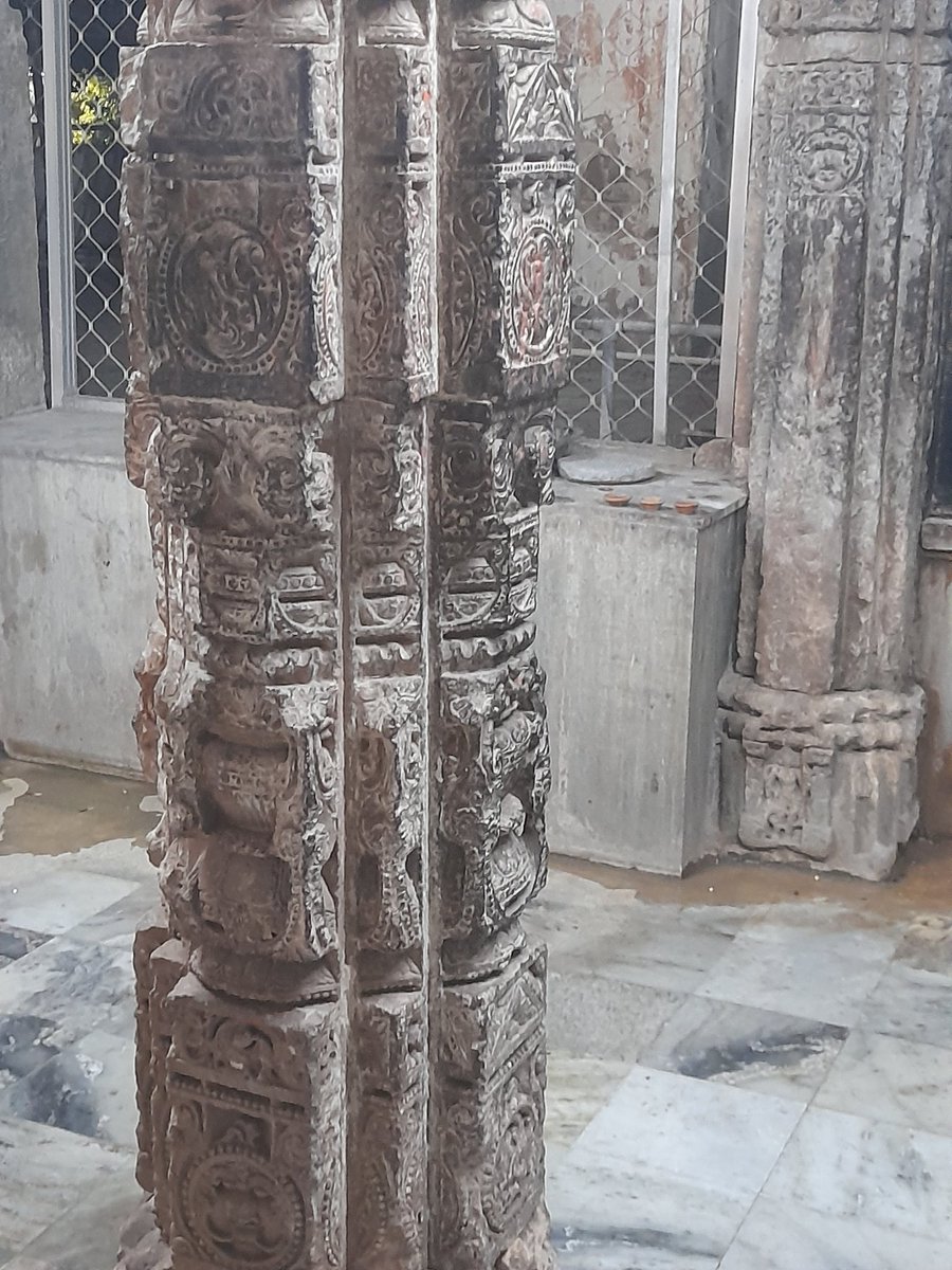 Anti_NeoTrad's tweet photo. My street temple has more asthetic columns than your cylinders lol. https://t.co/l69LuAGrpP