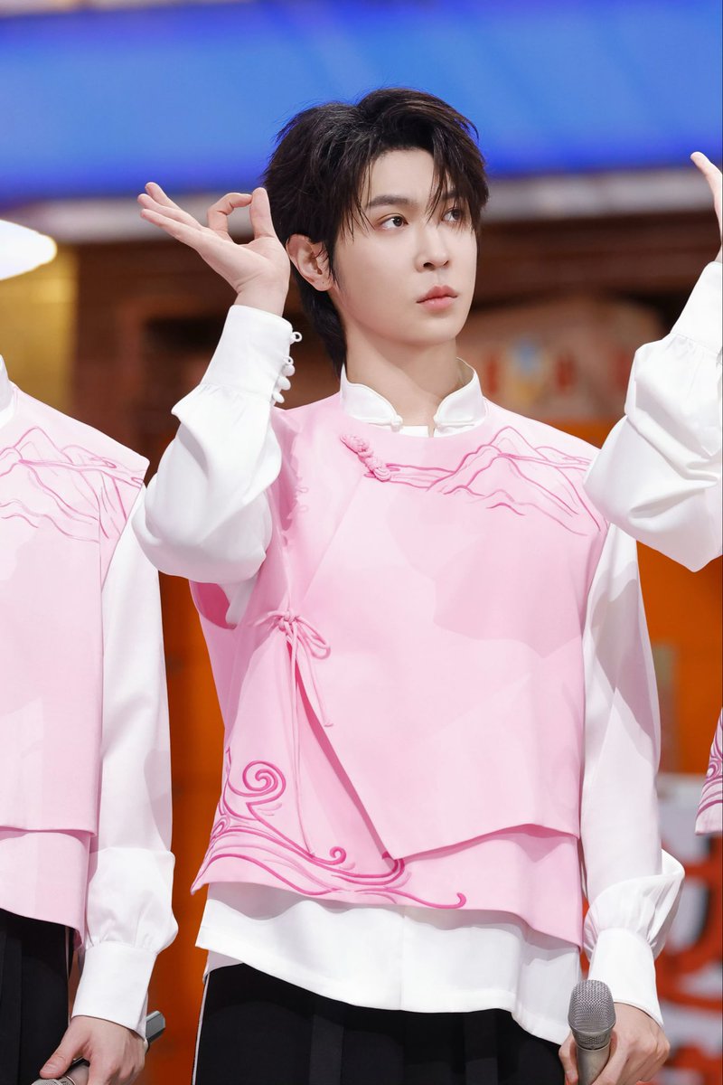 wodememi's tweet photo. vv in HI6 💖 https://t.co/y6yJYCAjyM