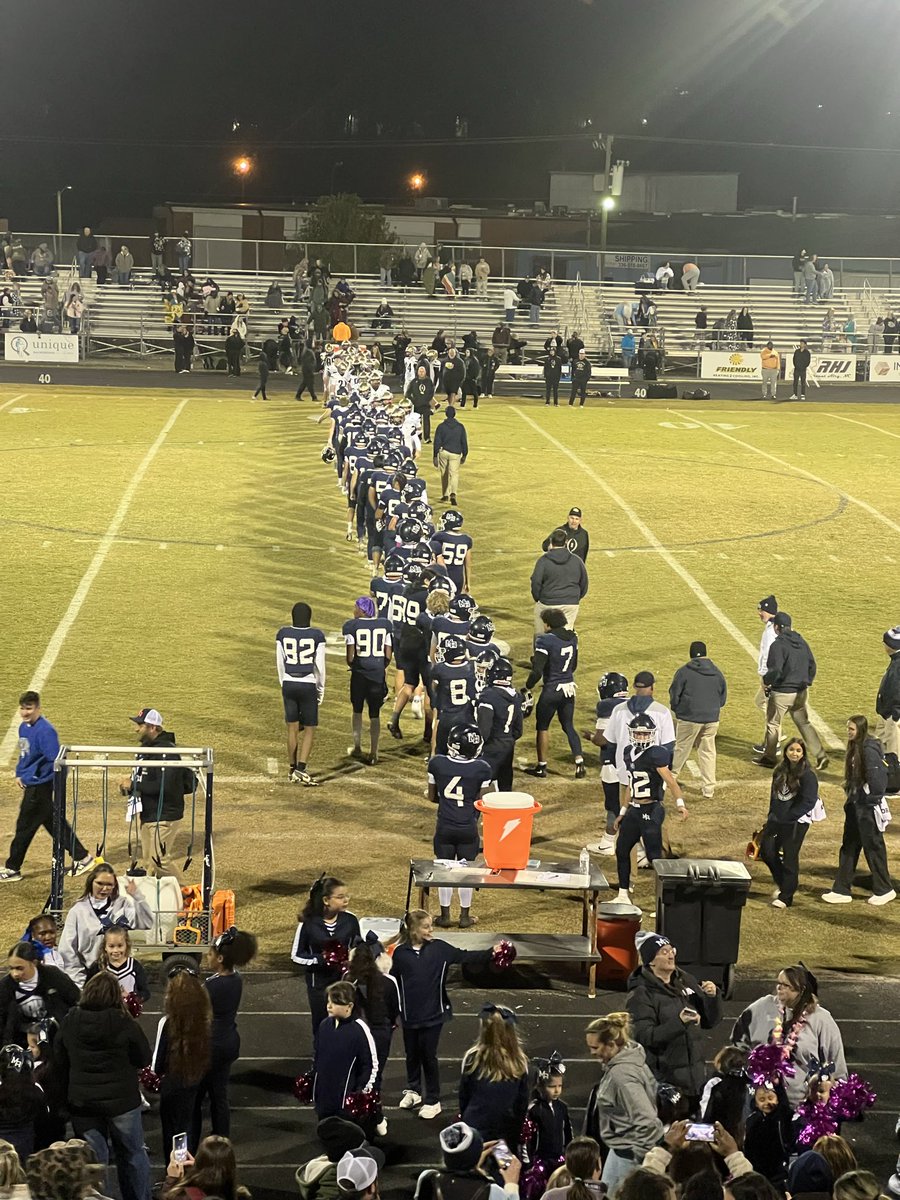 “D” forces 3 turnovers &amp; allows62 yds as <a href="/GraniteBears/">MA Athletics</a> 🏈 rolls by Surry Central 62-10; <a href="/TaeshonMartin/">Taeshon martin</a> 10 -182 &amp; 2TD, 7 different Bears score, 5th straight “W” ; at East Surry next GO 🐻 <a href="/MACSchools/">Mount Airy City Schools</a> <a href="/granitesquad/">GSOD</a> <a href="/GraniteBearsFB/">Mount Airy Football</a> <a href="/MrCoryLeeSmith/">Cory Smith</a> <a href="/MABearHistorian/">MA Bears Historian</a> <a href="/CoachATaylorMA/">Austin Taylor</a>