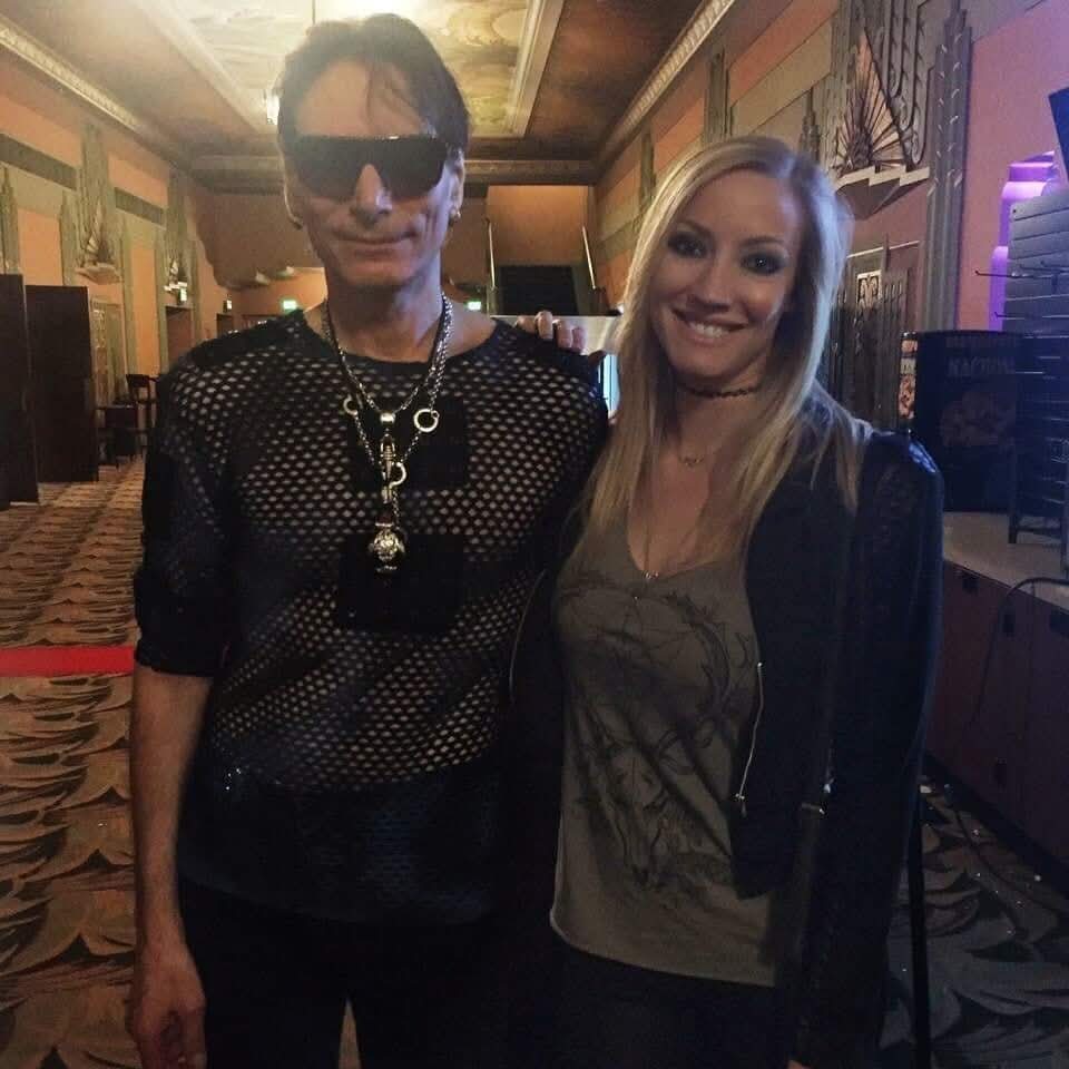 CFloydstock's tweet image. Fala, Nita Strauss...
"Steve Vai é o meu Rock God. Foi minha maior inspiração desde que comecei. Não apenas pela técnica, mas a alegria e paixão com que toca. Todos os guitarristas deviam ser assim, se beneficiariam".
#nitastrauss #alicecooper #stevevai #hardrock #heavymetal…