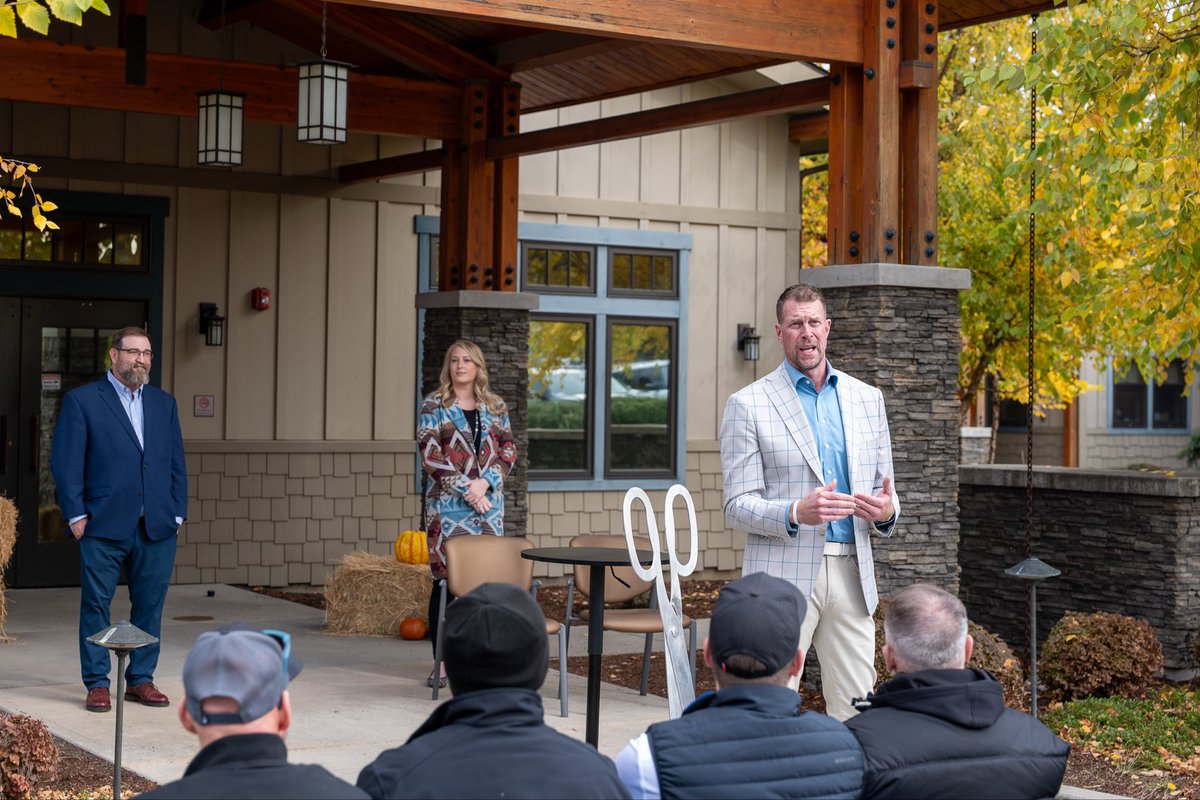 Ryan D Leaf tweet media