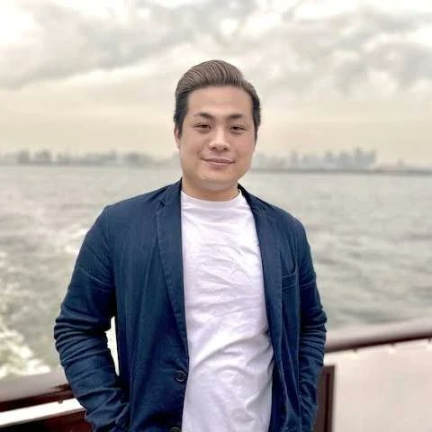 Joraku_1059's tweet image. 【📷太秦超短編歴史AI動画チャレンジ 📷】  
#AICreator #AICommunity #AIGraphics 
#UzumasaJidAIExtreme #太秦歴史ショート
審査員のご紹介 ②
瀧川元気　（たきがわ　げんき）　
映画監督兼プロデューサー…