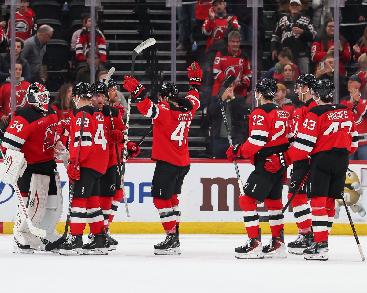 NHL's tweet image. SEVEN! WINS! IN! A! ROW! 👏