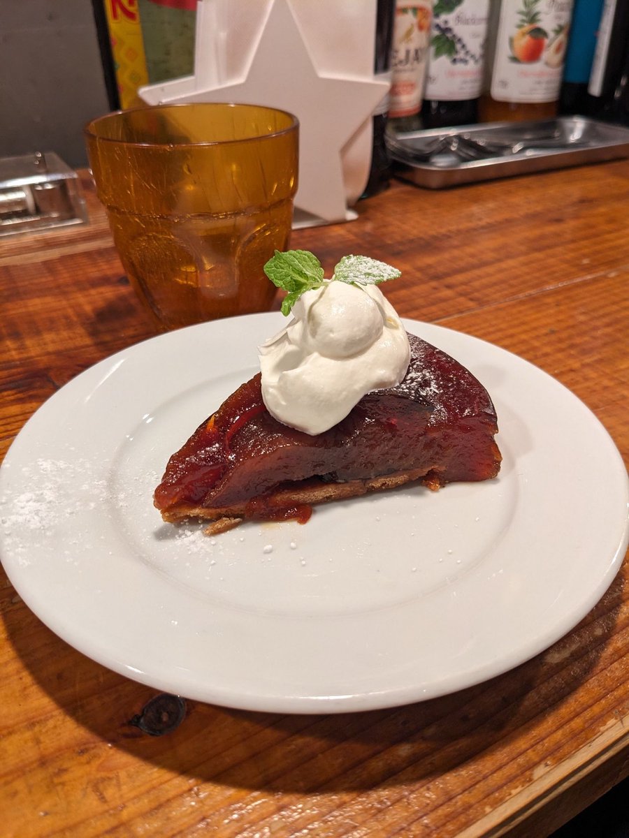 新宿2丁目のARTBAR星男のランチタイムに営業中。
世界堂🎨や松床💈も程近く、珈琲一杯☕️でも、昼飲み🍻でも、遅めのランチ🍛もできます。映画上映時間までの時間潰しにも🆗お気軽にお越しください。