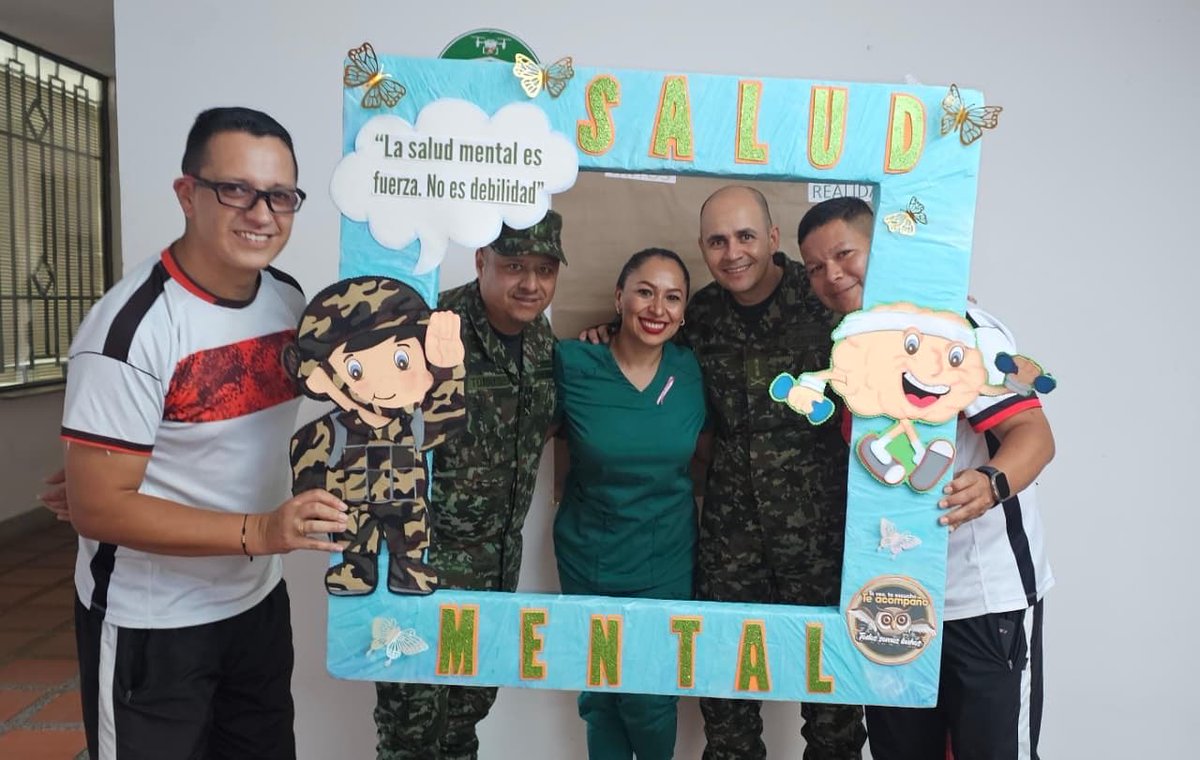 Ejercito_Div6's tweet photo. Porque un soldado fuerte también cuida su mente 💪🧠
La Psicología Militar de la #Brigada27, junto al #CEFAM, promueve el bienestar emocional del personal militar mediante talleres sobre primeros auxilios psicológicos y proyecto de vida.
#EjércitoNacional https://t.co/MpoQjjXDSH