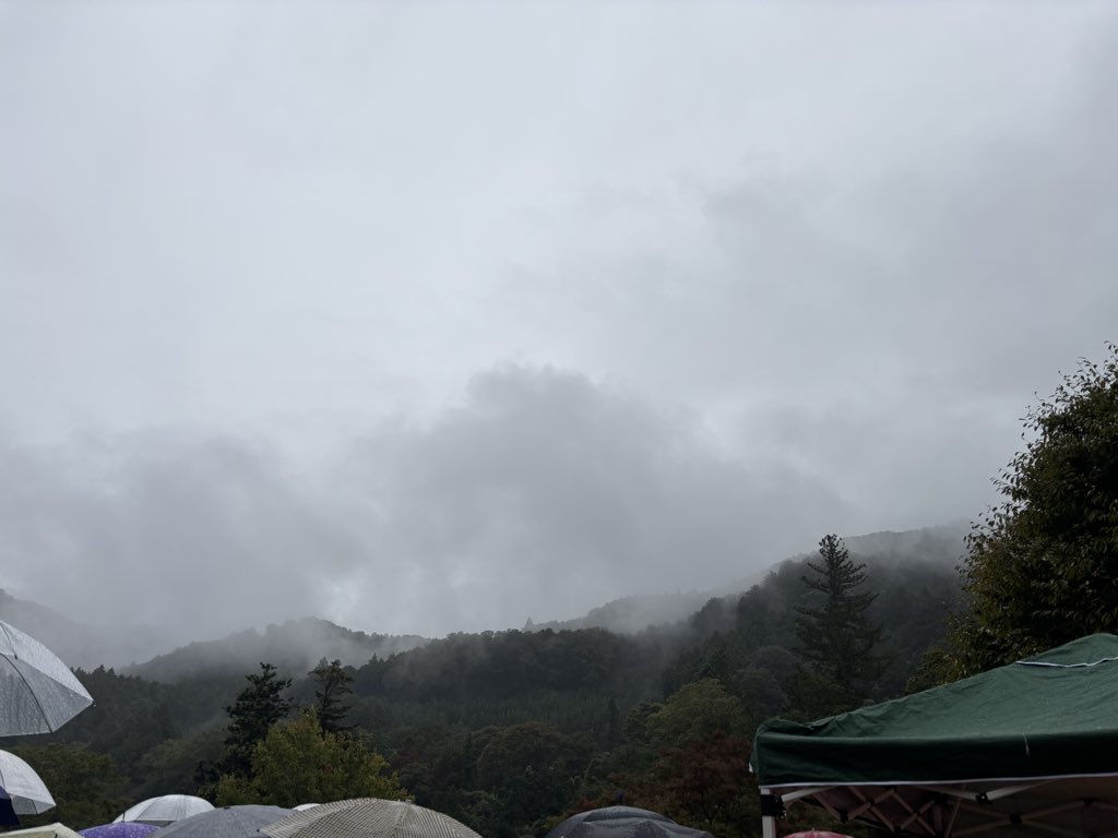 蔵開き、あいにくの雨ですが、沢山の人が。
