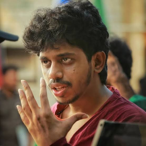 deepfocus2004's tweet photo. Recent years la oru debut director aa ivalo bad words pesi paathathu illa..avaroda Instagram id la comments yellam rana kodurama Iruku @Keerthiswaran_  bro sootha mooditu irunga bro Pradeep illana neenga onnum illa purinjukonga😑 best writing ,best direction appadi yaarum pesala https://t.co/MXr0pGd1Xt