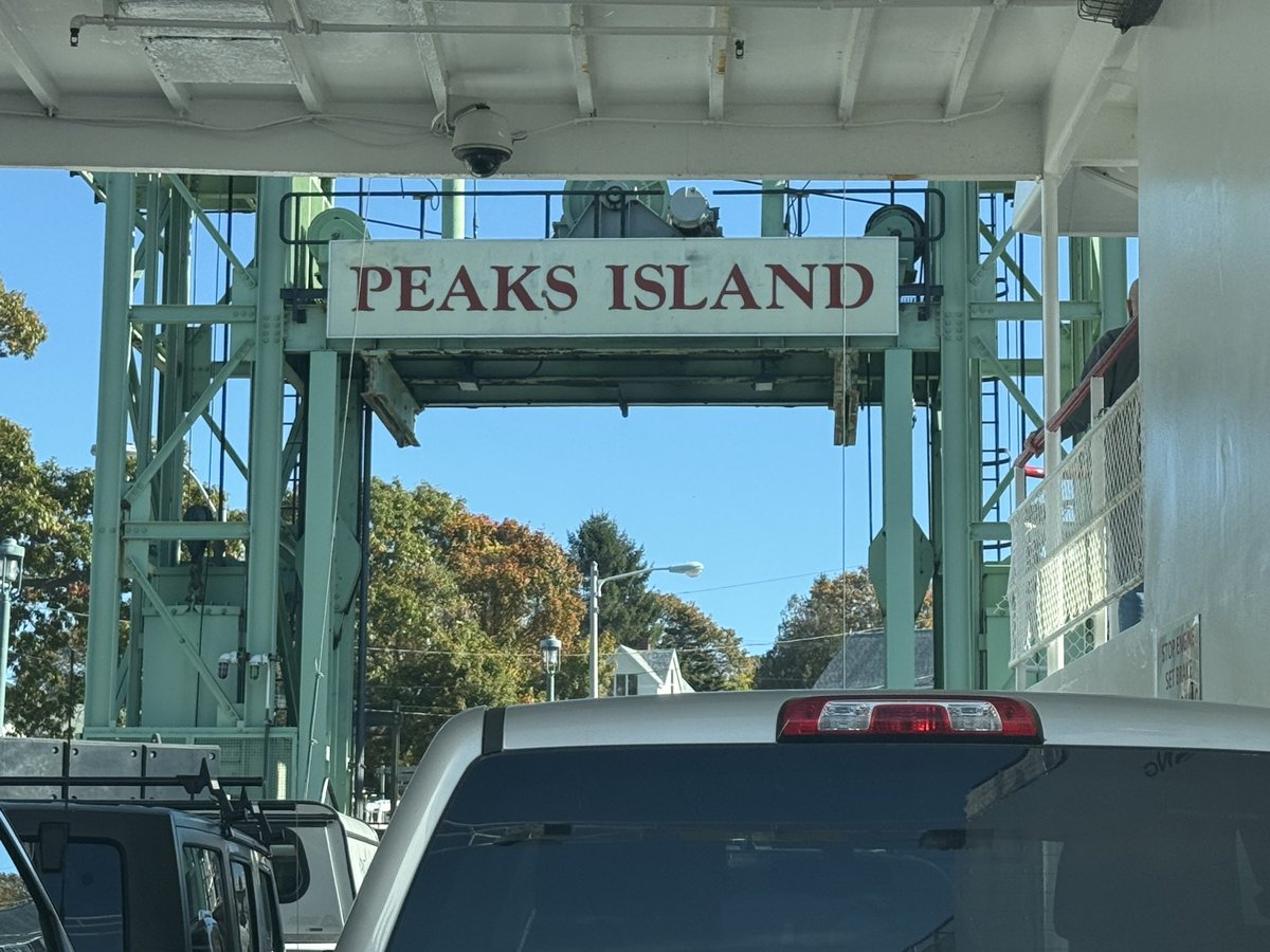 Kelly &amp; Justin getting married on 10/24/25 at The Inn On Peaks Island.