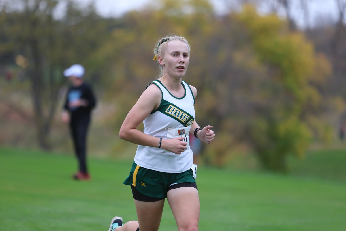 PrepRunningNerd's tweet photo. The Class C girls' race had a huge lead pack at 900 meters.  By 3000 meters, Scout Bell of Gothenburg, Jaelyn Witter of Kearney Catholic and Tayla Hurner of Wayne had separated from the pack.  A sophomore, Bell registered her first State title in 19:16, 47 seconds faster than her 4th-place finish in 2024.  

The freshman Hurner finishes 2nd in 19:30, her 2nd sub-20:00 result in two weeks.  Witter earns 3rd place, adding to her 6th place finish in 2023.  

Chase County, ranked 2nd leading into State, wins by 10 points over 3rd-ranked Adams Central.  Addison Hauxwell led the Longhorns with a 4th-place finish, while other scorers were Alayna Smith (20th), Tessa Smith (24th) and Elizabeth Hannah (49th).  

The top finishers were young, with only five seniors in the top 30.  Three of the top five were freshman: Hurner, Hauxwell, and Macie Carter of Milford.  

Results with splits at https://t.co/3RymjHYuFT