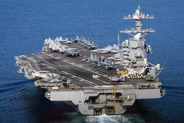 CNNEE_Confiable's tweet image. 🇺🇸 | #EEUU ha desplegado al portaviones USS Gerald R. Ford, el más avanzado de toda su flota, en el Mar Caribe. 
Capaz de transportar más de 80 aviones de combate. 
@realDonaldTrump envía al #USSGeraldRFord, no para destruir "lanchitas", acá se viene algo grande. 
#NarcoEnLaMira
