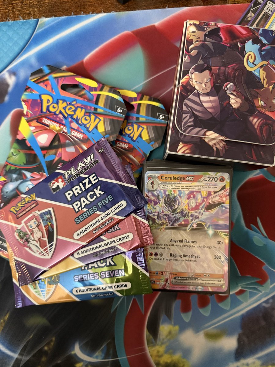 Challenge win with Ceruledge ex
I’ve been focusing a ton on Union Arena but it feels great to pull off a dub in Pokemon too 

R1: Alakazam Box - W
R2: Tera Box - W
R3: Mega Venu/Teal Mask - W 😁