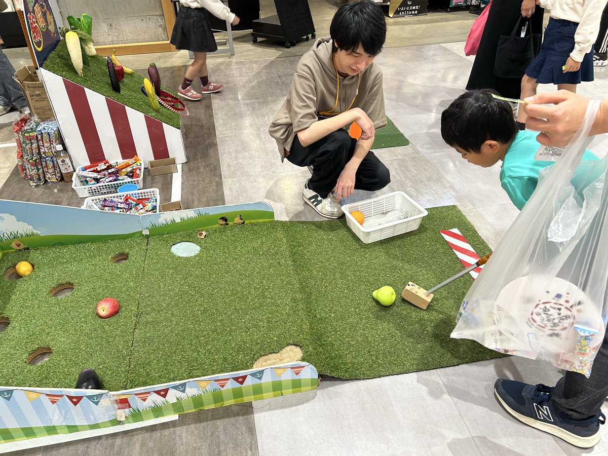 yaokankou's tweet photo. 〜縁日　とみさんの工房inリノアス〜
 
八尾河内音頭まつり、リノアス様1Fの会場では、「こども向け縁日」が開催中です❣
 
大人気のスマートボールや、くじびき、パターゴルフ⛳️など、お子様がお楽しみいただける内容が盛りだくさんですよ☺️♪
ぜひ、リノアス八尾様へもお越し下さい✨ https://t.co/XLseahwl2Z