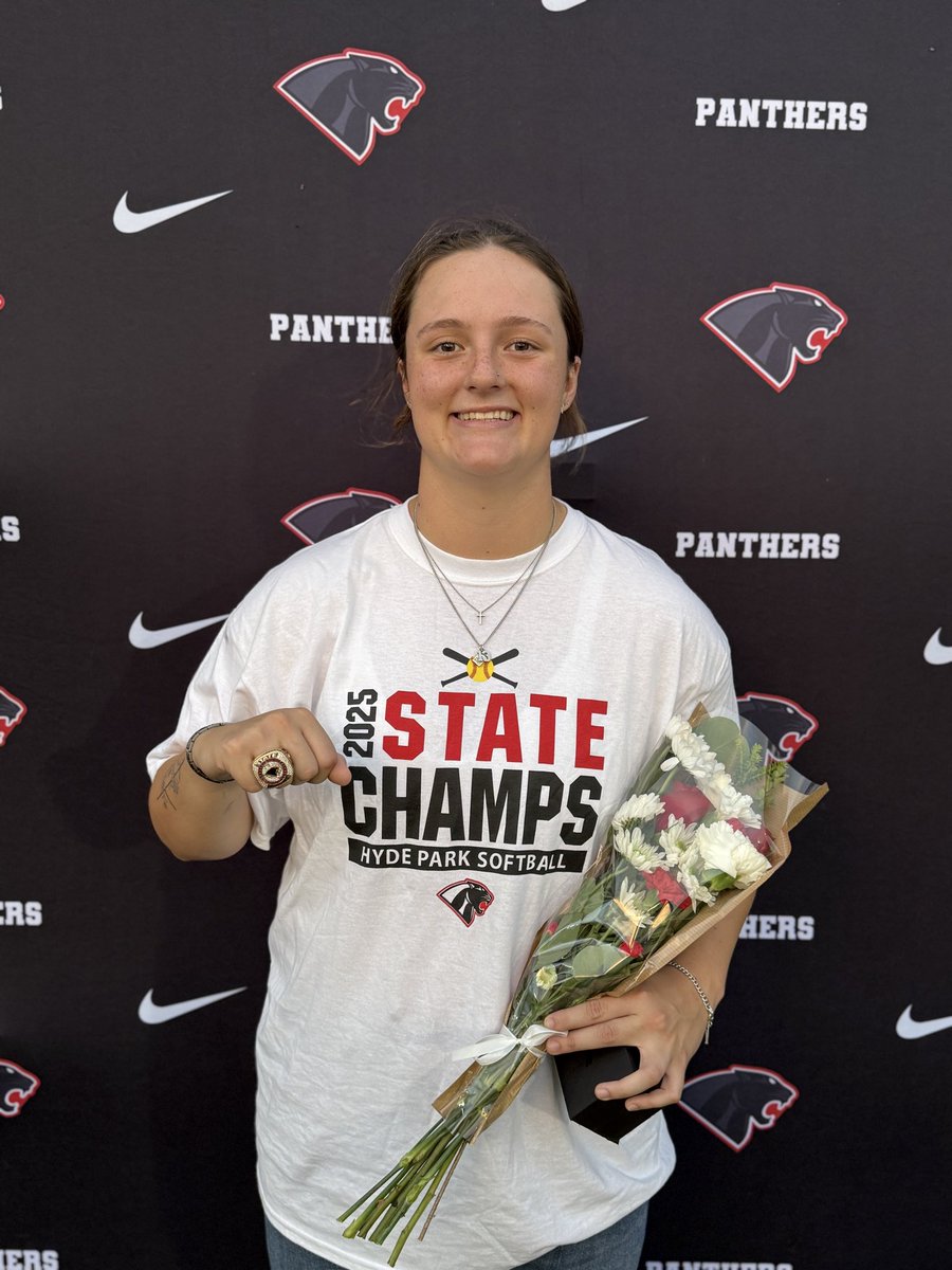 Grace_08catcher's tweet image. Got the ‘25 State ship ring tonight #bling  @AthleticsHP @HPsoftball_fans @TAPPSSoftball @Rickyprep @var_austin @ExtraInningSB @Blaze18Gold