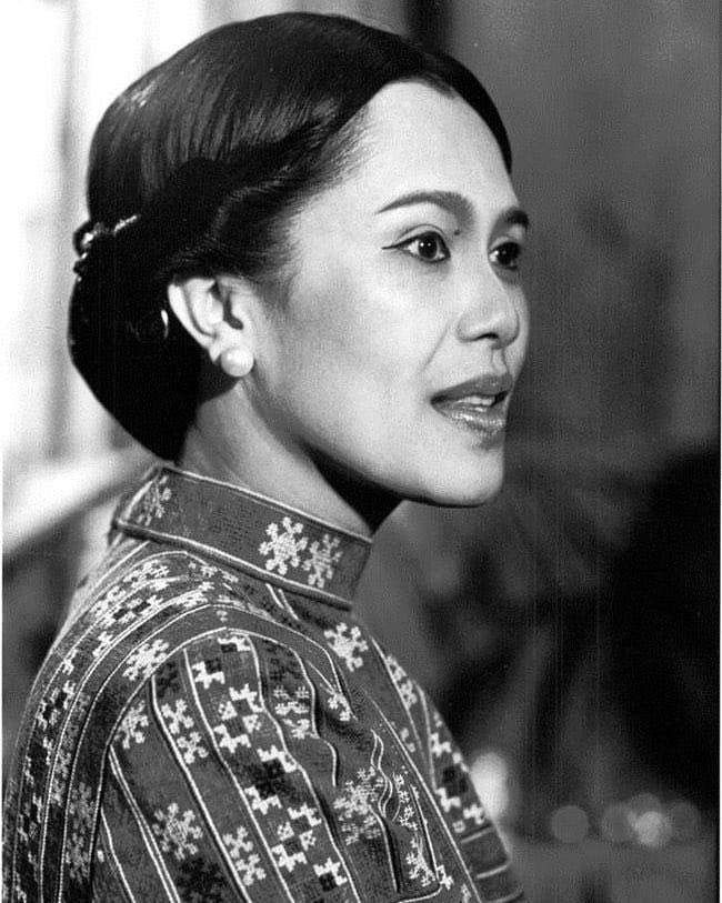 GuMoona's tweet photo. ข้าพระพุทธเจ้าพร้อมครอบครัว 
ขอน้อมส่งพระองค์สู่สวรรคาลัย
ด้วยความสำนึกในพระมหากรุณาธิคุณอย่างหาที่สุดมิได้ 🙏
 #พระพันปีหลวง https://t.co/zSTGUWjRNu