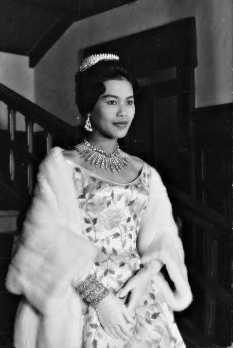 immaculia's tweet photo. น้อมสำนึกในพระมหากรุณาธิคุณอันหาที่สุดมิได้

ข้าพระพุทธเจ้า คณะกรรมการ ผู้บริหาร พนักงาน และลูกจ้าง บริษัท เพอเฟคท์ไลฟ์กรุ๊ป จำกัด https://t.co/4LT5Am9fo3