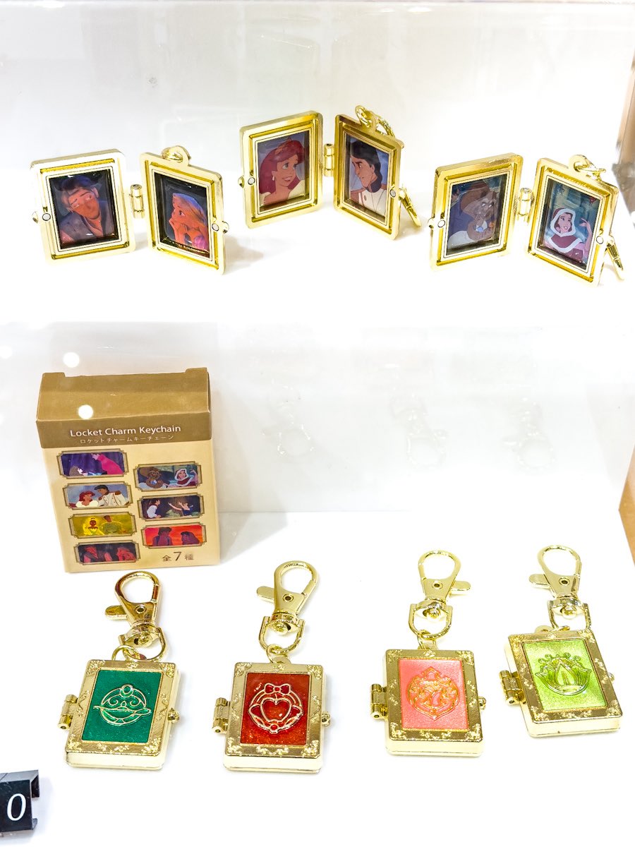 全7種！ ディズニーストア シークレットロケットチャームキーチェーン