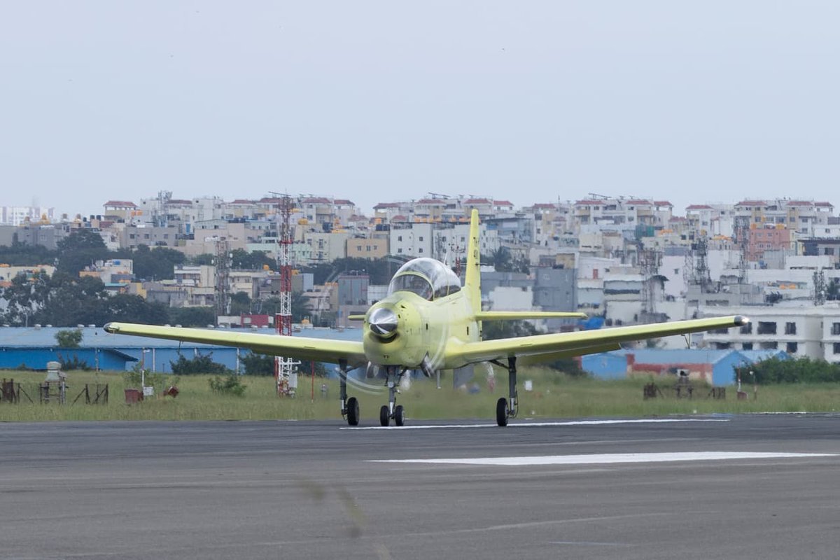 DefenceDecode's tweet image. The first Hindustan Turbo Trainer-40 (HTT-40) Series Production aircraft, TH 4001, took to the skies at the HAL facility in Bengaluru on 24 October 2025.
✔️This marks the transition from development to production phase.
✔️TH-4001 is the first of 70 aircraft ordered by the IAF in…