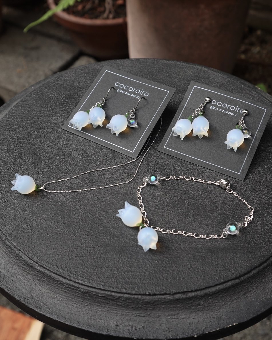 本日21時よりウェブショップにて販売します！！よろしくお願いします！

cocoroiro.thebase.in