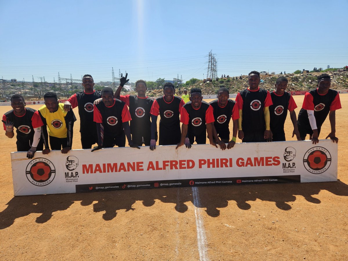Kick off game 1:
Sizanani (orange) vs People's Team (black)
#idiskiyasekasi 
Joburg Sport <a href="/fibretime/">MaryAnne Toonders</a>