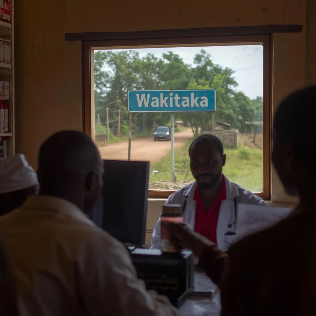 mediloop_ug's tweet photo. Every heartbeat matters. 💛 We’re dedicated to transforming healthcare in Uganda—one innovation, one community, and one life at a time. From improving access to essential care to empowering local health workers, our mission is to build a healthier, stronger future for all. 🌍✨ https://t.co/jOP84SreEE