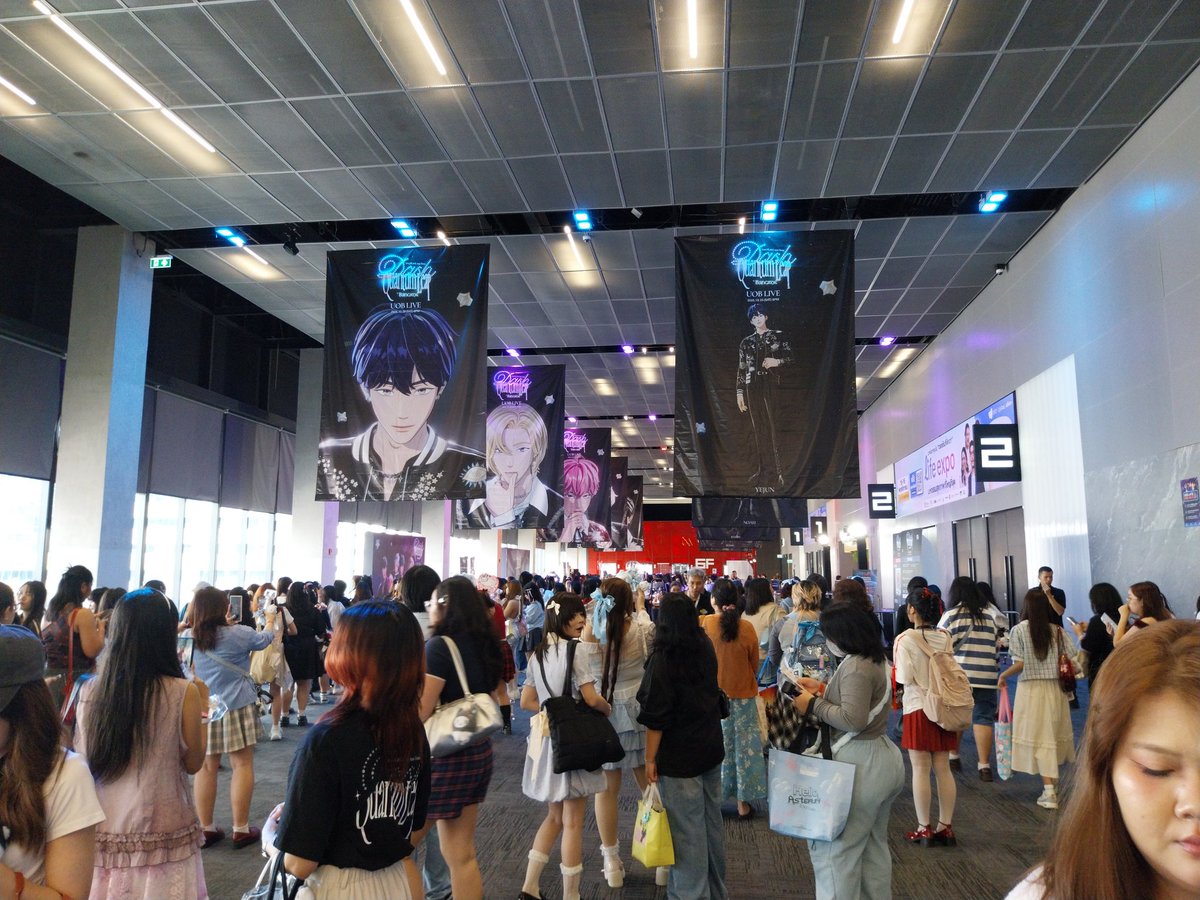 plaveguide_th's tweet image. ภาพบรรยายกาศในคอนเสิร์ต 2025 PLAVE Asia Tour [DASH: Quantum Leap] in Bangkok กำลังคึกคักและเต็มไปด้วยพึลลีที่มาร่วมงานคอนเสิร์ตอย่างล้นหลาม 

พึลลีท่านไหนมาถึงคอนเสิร์ตแล้ว อย่าลืมมาร่วมกิจกรรมต่างๆในคอนเสิร์ตกันนะคะ

💙💜💗❤️🖤

#PLAVEBKK2025 
#DASH_Quantum_Leap_in_Bangkok