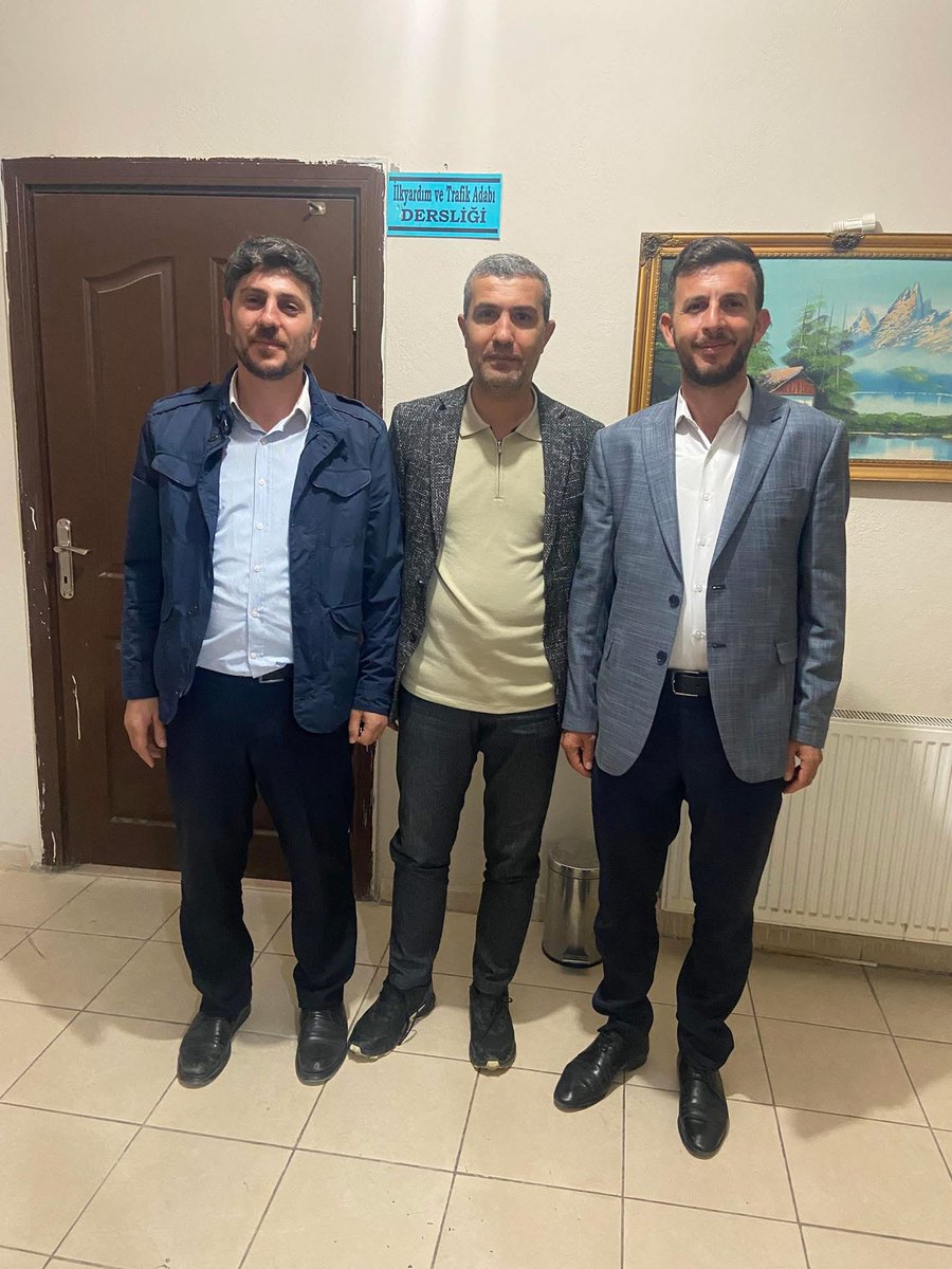 HÜDAPAR olarak İlçemizde bulunan Sason Sürücü Kursumuzu ziyaret ettik
Kursumuza başvuru yapan sürücü adaylarımız elektronik sınav salonu sistemi olmadığından Batman’a gitmek zorunda kalıyor
Diğer ilçelerimize sağlanan bu imkanı ilçemizde de yapılmasını istiyoruz. 
#Batman #Sason