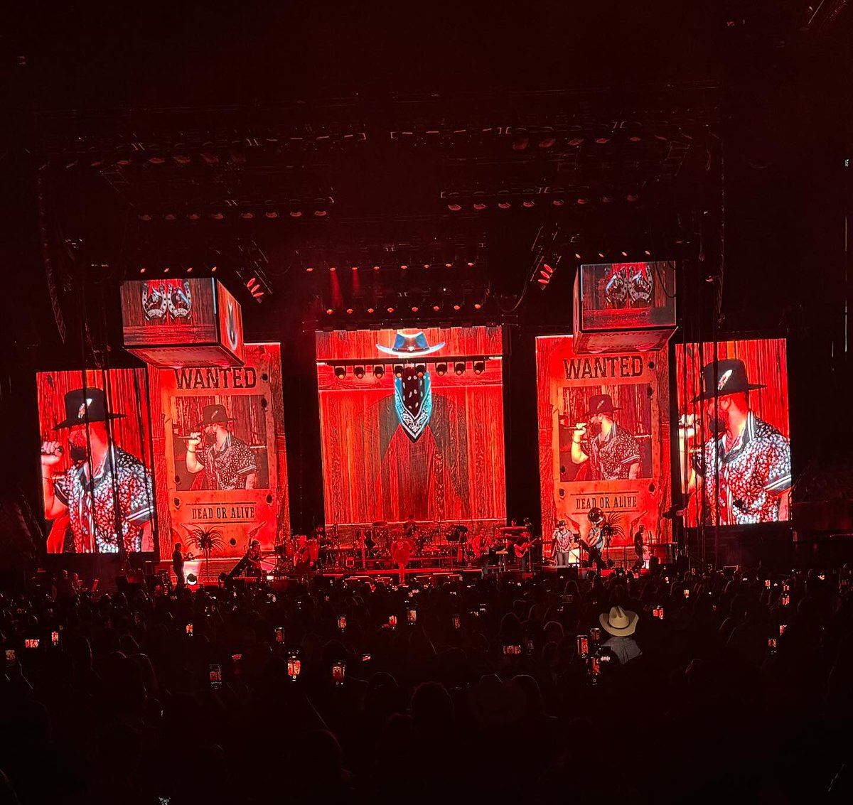 SophiaWu9's tweet image. ✨ We Powered the Magic: Gloshine x Boca Chueca Tour! 🔥
Proud to power the Boca Chueca Tour in California with 364 panels (182㎡) of our Legend Series P3.91mm!
Let’s make your next show legendary!
👉 sales646@gloshine.cn
#Gloshine #BocaChuecaTour #LegendSeries #LEDDISPLAY
